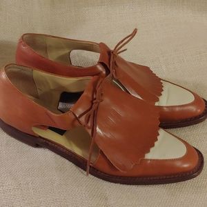 Kenneth Cole Women's 7N 2 Tone Kiltie Fringe shoe